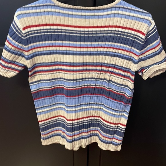 Womens short sleeve sweater with stripes & lots of stretch. No size or brand. - Picture 4 of 11
